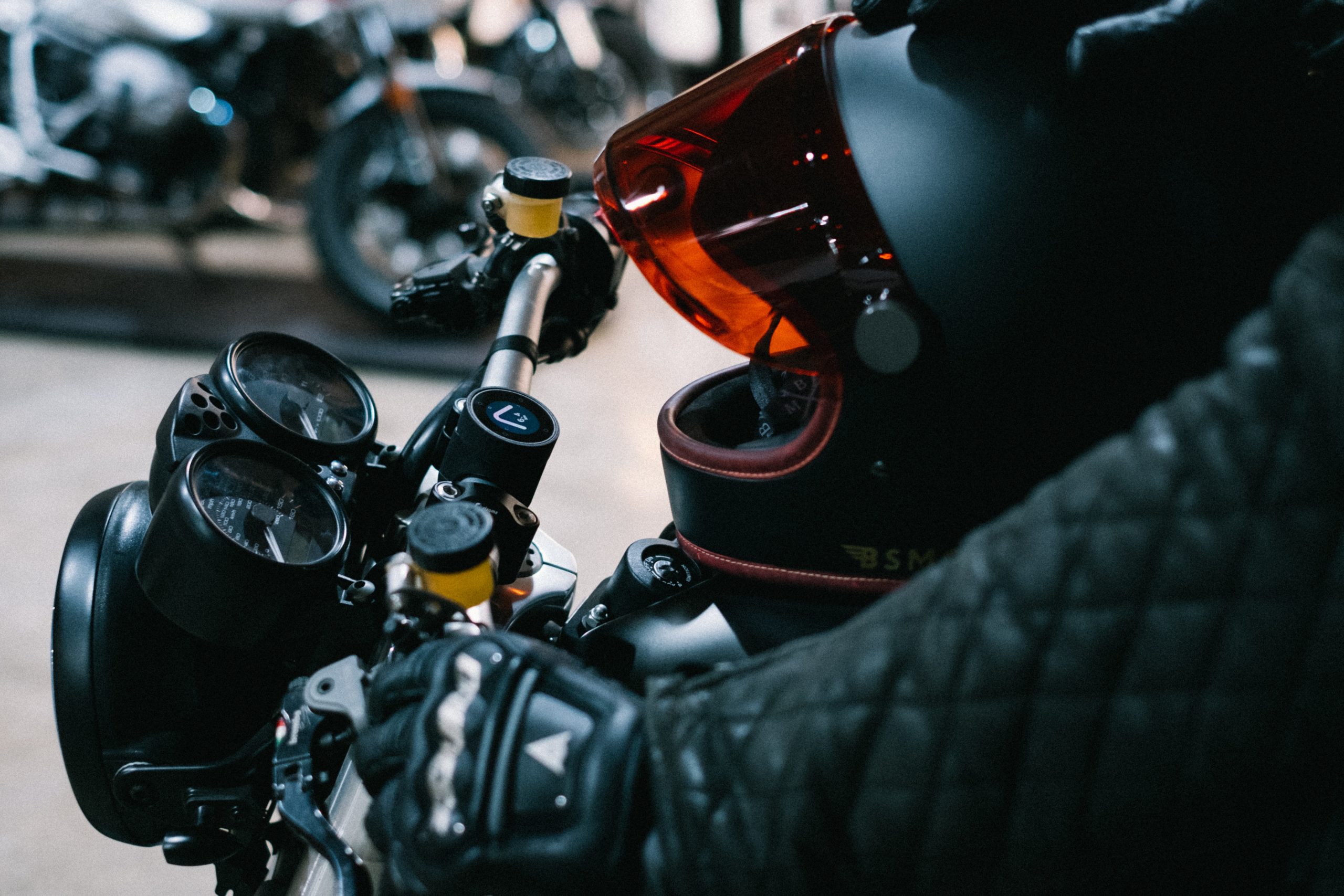 découvrez une assurance moto adaptée aux jeunes conducteurs à la réunion pour rouler en toute sécurité et sérénité.