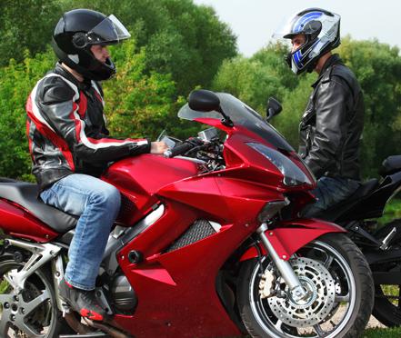 assurance moto pour jeunes conducteurs à la réunion : trouvez la meilleure couverture pour assurer votre moto et bénéficiez d'une protection adaptée à votre profil de conducteur débutant.