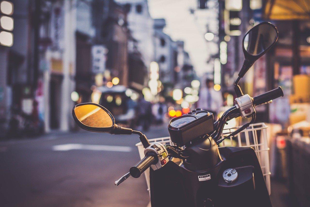 découvrez l'assurance scooter électrique maaf : une protection sur mesure pour votre véhicule, incluant des garanties adaptées et un service client réactif. protégez votre scooter tout en bénéficiant de conseils d'experts pour rouler en toute sérénité.