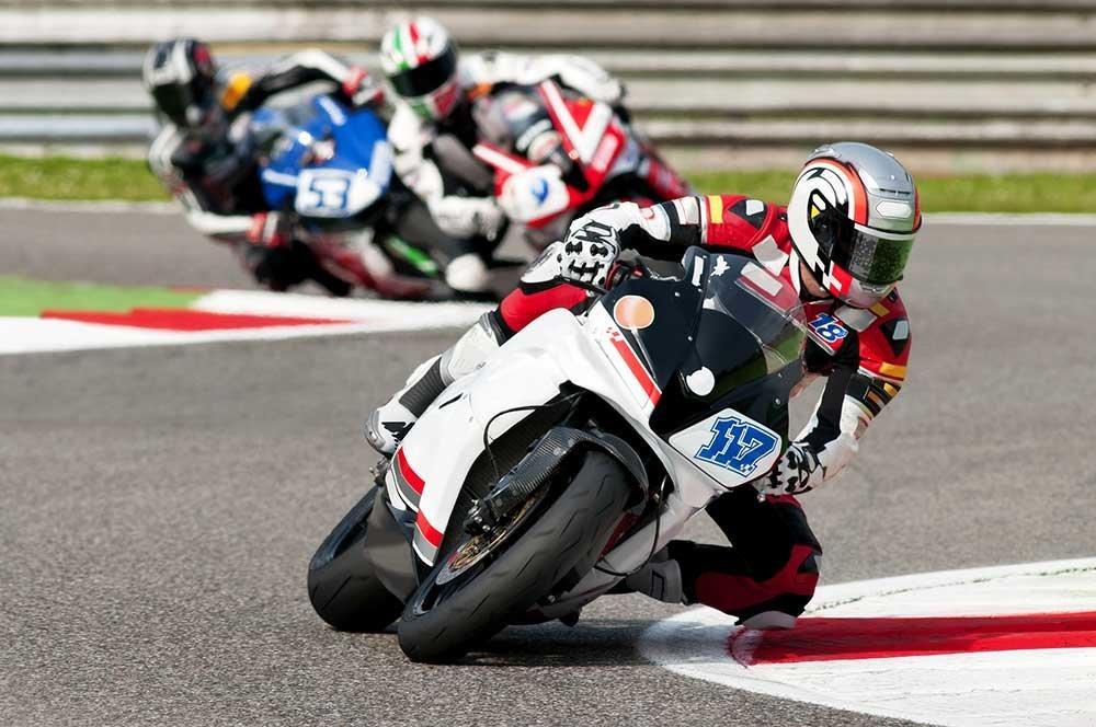 découvrez l'assurance dédiée aux motos électriques, conçue pour protéger votre véhicule tout en respectant l'environnement. profitez de tarifs compétitifs, d'une couverture sur mesure et des services adaptés à vos besoins. roulez en toute sérénité avec une assurance moto électrique fiable et performante.