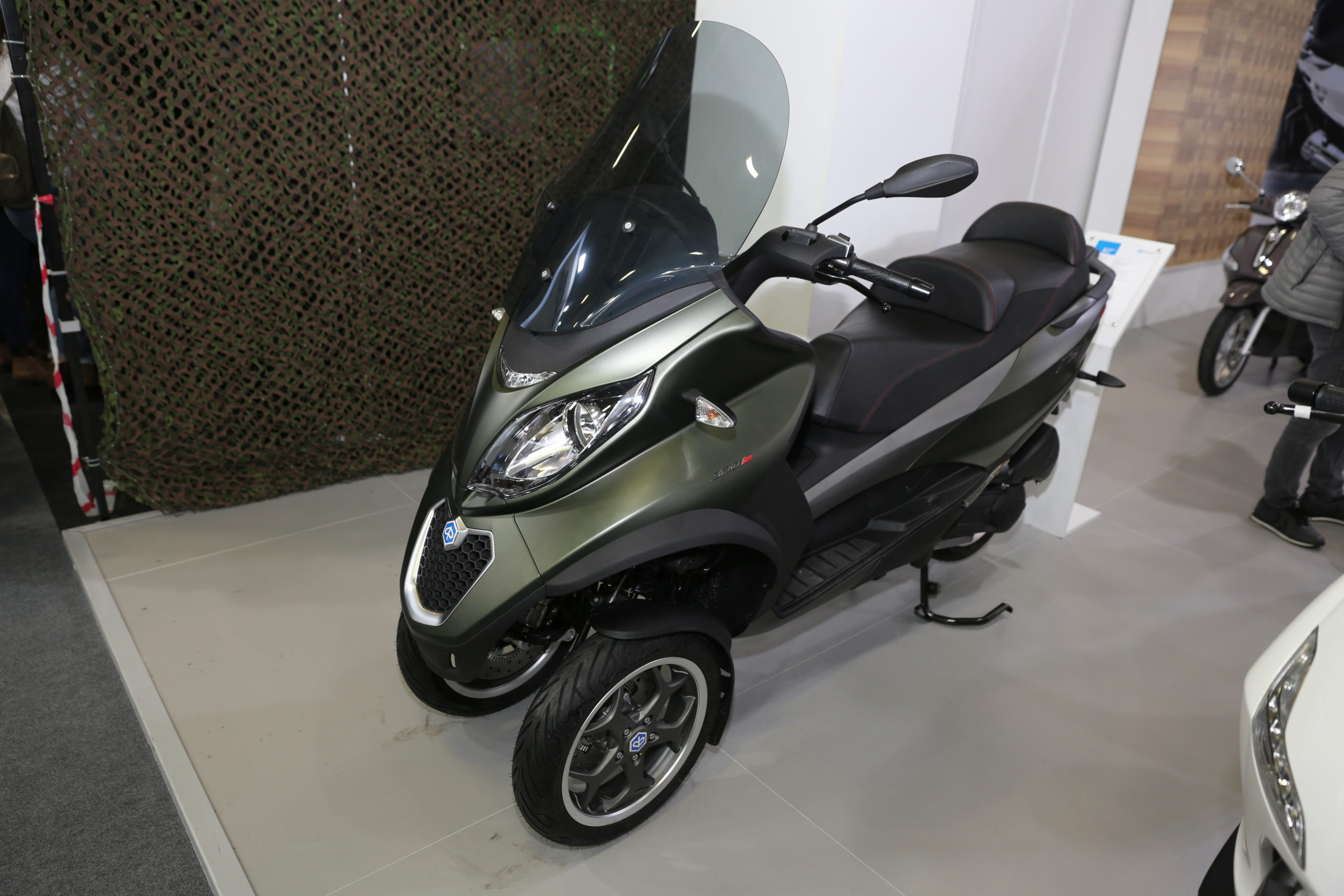 découvrez notre assurance dédiée aux scooters mp3 500 : une couverture adaptée à vos besoins, des protections variées, et des tarifs compétitifs pour circuler en toute sérénité. protégez votre véhicule avec nos offres sur mesure.