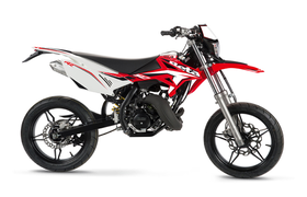 découvrez les meilleurs prix pour l'assurance moto 50cc. comparez les offres des assureurs et trouvez la couverture idéale pour votre deux-roues à un tarif avantageux.
