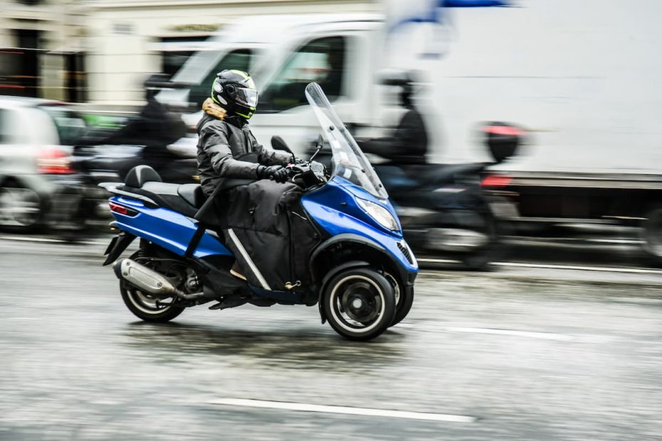 découvrez les prix compétitifs des assurances scooter et trouvez la couverture adaptée à vos besoins. comparez les offres pour bénéficier d'une protection optimale tout en maîtrisant votre budget.