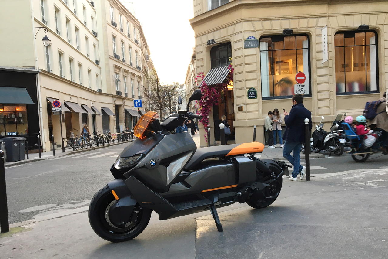 découvrez les prix des assurances scooter et trouvez la couverture qui correspond à vos besoins. profitez de nos conseils pour bien choisir votre assurance et roulez en toute sécurité.