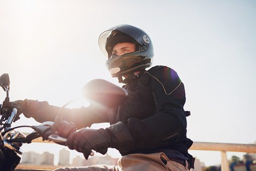 découvrez les prix des assurances pour motos 500cc et comparez les offres des assureurs pour trouver la couverture adaptée à vos besoins. protégez votre passion en toute sérénité avec les meilleures options d'assurance.