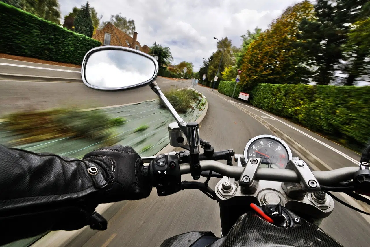 découvrez les meilleures astuces pour choisir l'assurance moto qui correspond à vos besoins. comparez les offres, comprenez les garanties et trouvez la couverture idéale pour votre sécurité sur la route.