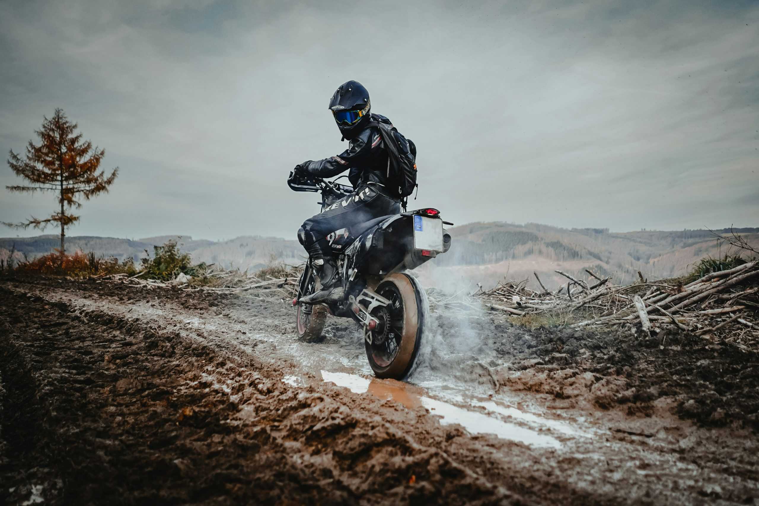 découvrez notre guide complet pour choisir l'assurance moto a2 qui vous convient le mieux. comparez les options, comprenez les garanties essentielles et trouvez la couverture idéale pour votre sécurité sur la route.