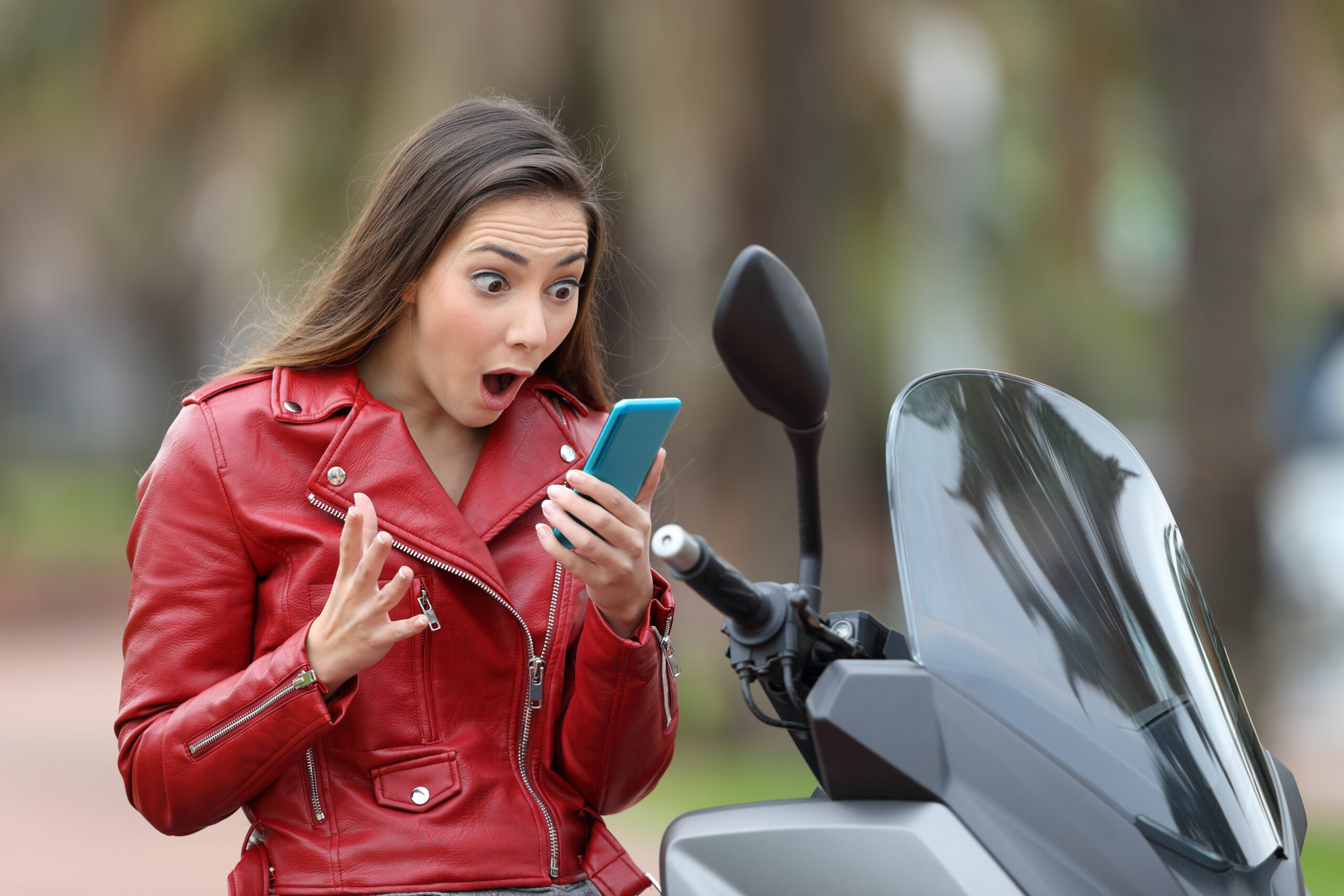 découvrez notre assurance scooter tous risques, conçue pour vous offrir une protection complète sur la route. bénéficiez de garanties étendues, d'une assistance 24/7 et d'un service client dédié pour rouler en toute tranquillité.