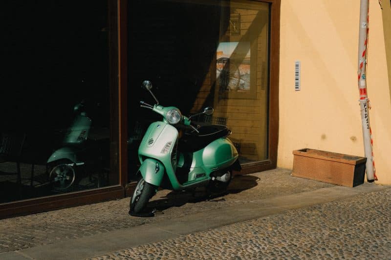 découvrez notre offre d'assurance moto verte, alliant protection optimale pour votre véhicule et respect de l'environnement. profitez également de nos solutions de téléphonie adaptées à vos besoins. protégez votre passion tout en restant connecté!