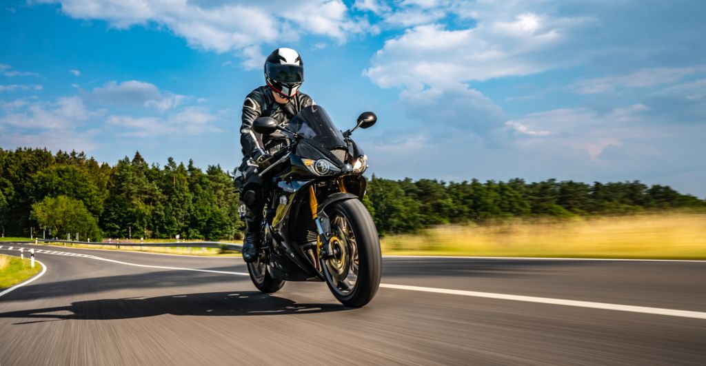 découvrez les avantages de l'utilisation d'une étalipt pour vos voyages en moto : confort amélioré, performance optimisée et sécurité renforcée. embarquez pour des aventures inoubliables avec les meilleures astuces et conseils pour tirer le meilleur parti de votre équipement.