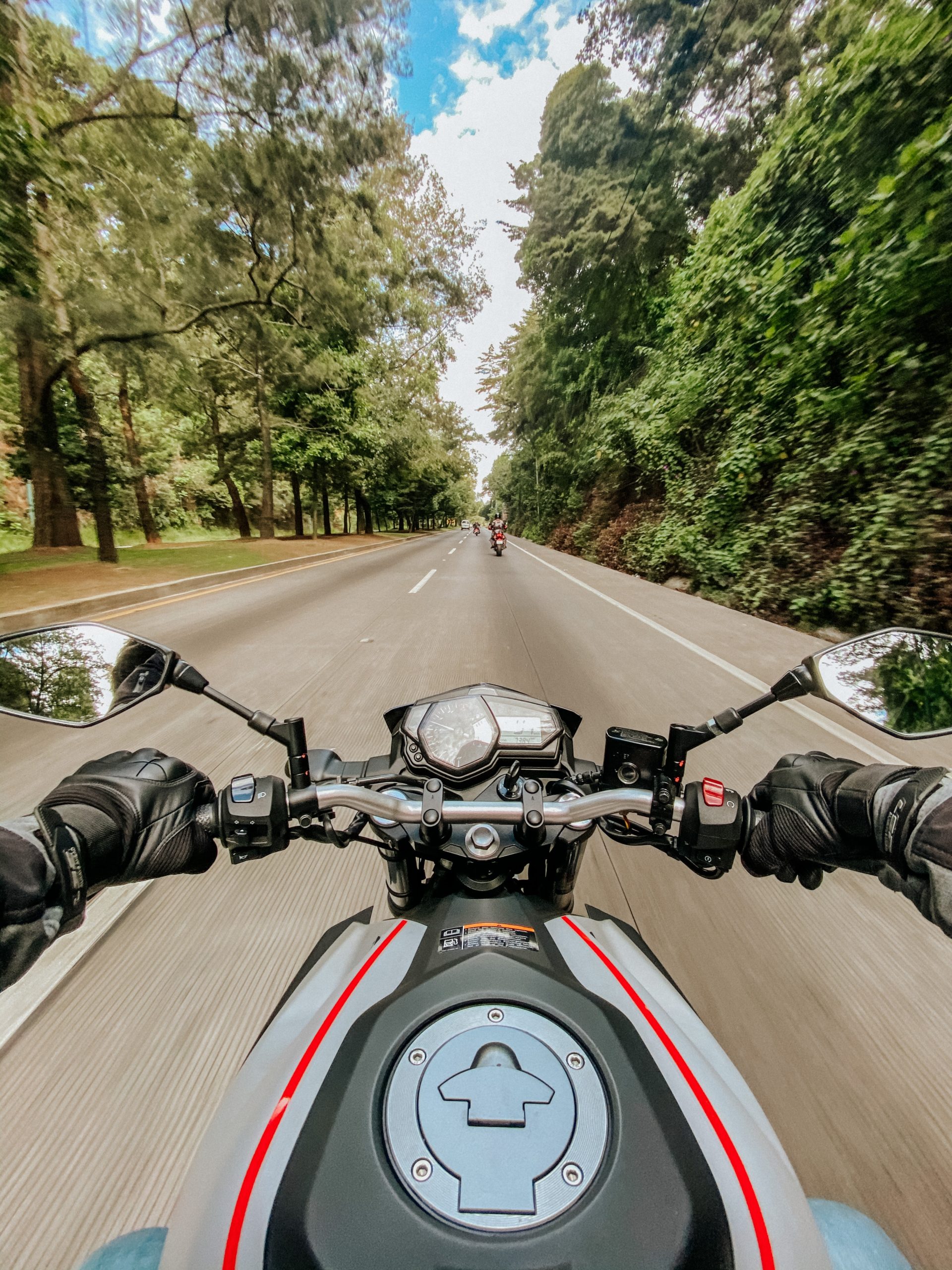 découvrez les nombreux avantages de l'usage d'un étalipt pour vos voyages à moto. optimisez votre expérience de conduite, appréciez le confort et la sécurité tout en explorant des paysages inoubliables.