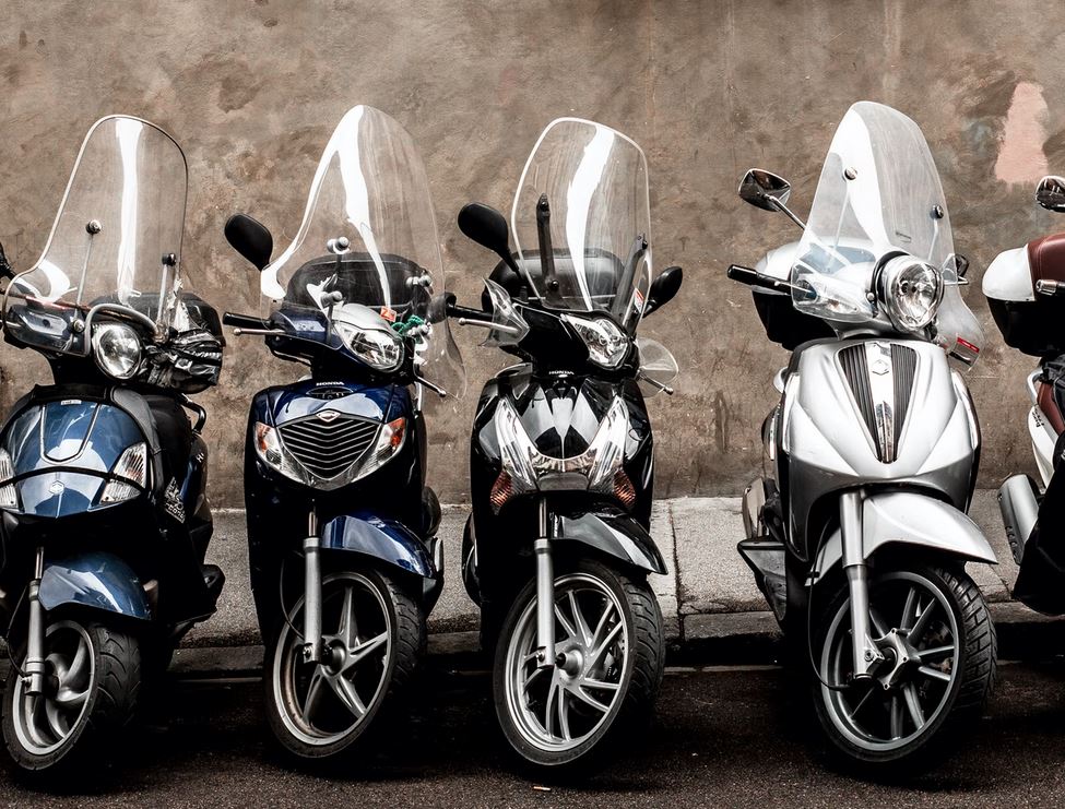 découvrez comment changer facilement d'assurance moto et bénéficier de meilleures garanties. comparez les offres, économisez sur votre prime d'assurance et trouvez la couverture qui correspond parfaitement à vos besoins.
