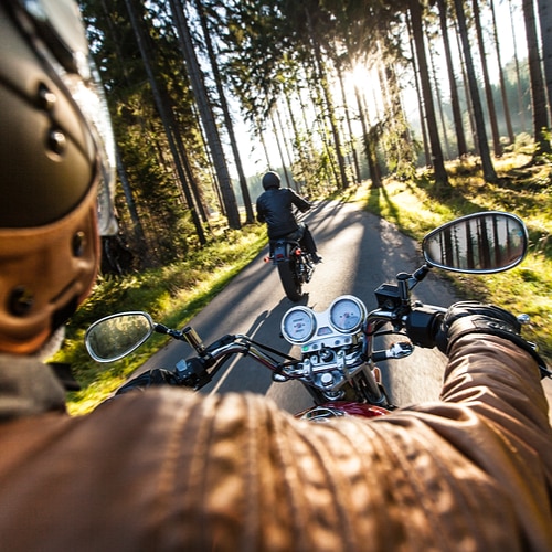 découvrez notre guide complet sur l'assurance moto a2, conçu pour vous aider à choisir la meilleure couverture pour votre véhicule. informez-vous sur les critères à considérer, les types de polices disponibles et les astuces pour réduire vos primes. roulez serein avec la bonne assurance.