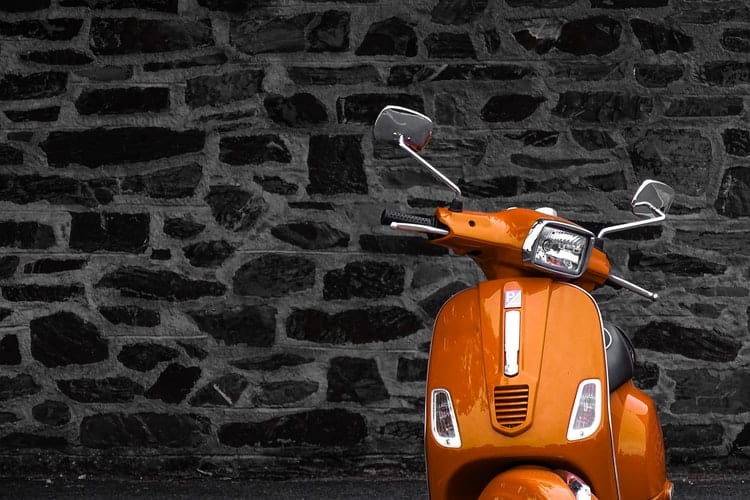 découvrez notre comparateur d'assurance pour moto 125 et trouvez l'offre qui convient le mieux à vos besoins. comparez les prix, les garanties et les avis des assureurs en quelques clics pour assurer votre sécurité sur la route.
