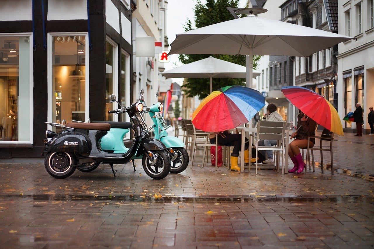 découvrez notre comparateur d'assurance scooter, l'outil incontournable pour trouver la meilleure couverture adaptée à vos besoins et à votre budget. comparez les offres des principaux assureurs en quelques clics et bénéficiez de conseils experts pour rouler en toute sérénité.