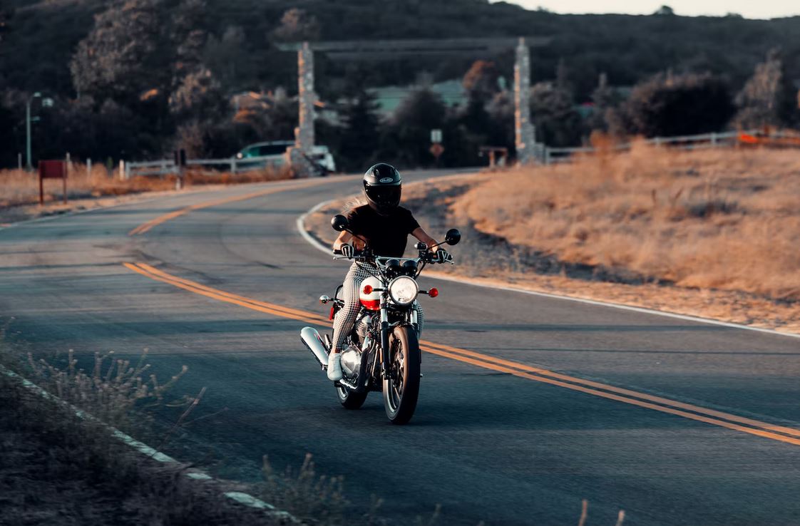 découvrez l'assurance moto 50cc en ligne, adaptée à vos besoins et à votre budget. profitez de devis personnalisés et d'une protection efficace pour votre deux-roues. obtenez votre assurance rapidement et facilement avec nos offres compétitives.