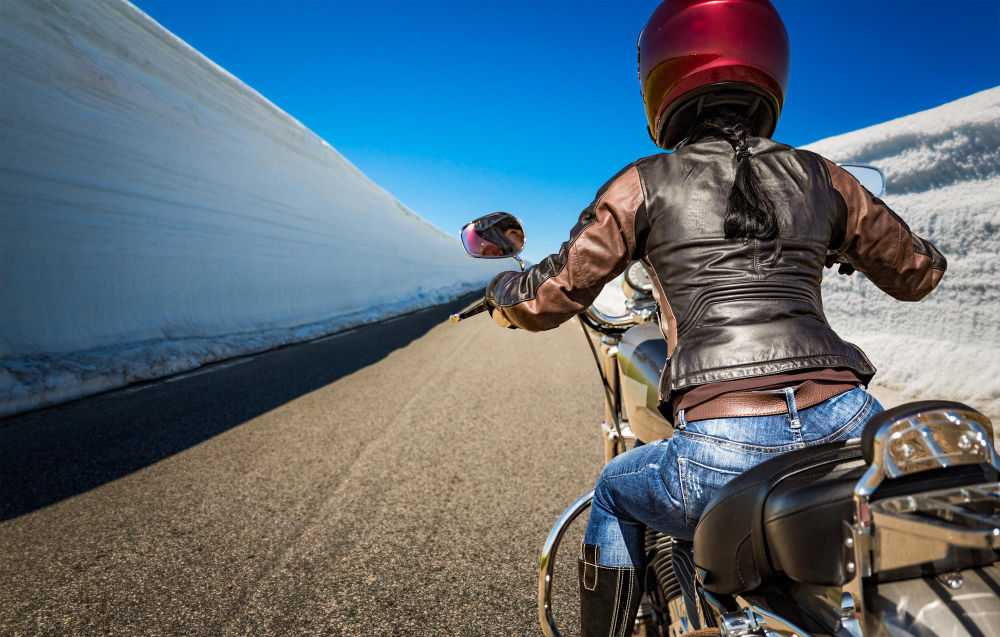 découvrez notre assurance moto spécialement conçue pour les jeunes conducteurs. protégez-vous sur la route tout en bénéficiant de tarifs avantageux et d'une couverture adaptée à vos besoins. roulez l'esprit tranquille et profitez de conseils personnalisés pour votre sécurité.