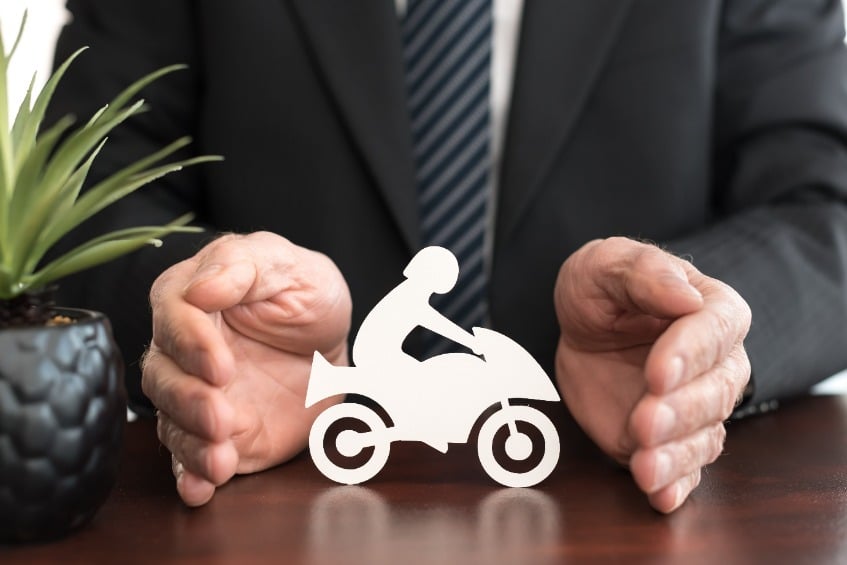 découvrez notre guide sur l'assurance moto pour jeunes conducteurs. protégez votre véhicule tout en bénéficiant de tarifs adaptés à votre profil. comparez les offres, trouvez la couverture idéale et roulez en toute sérénité.
