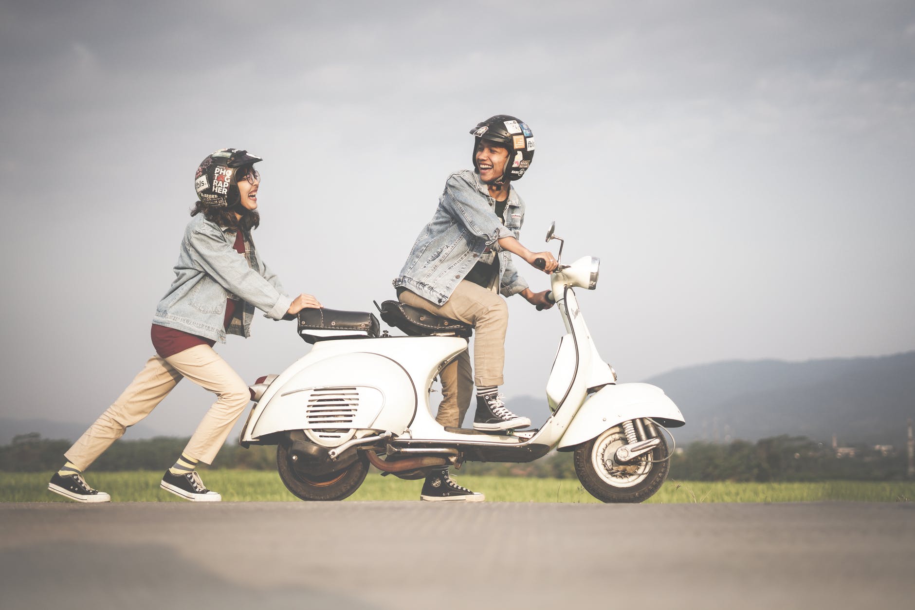 protégez-vous et votre scooter avec une assurance adaptée à vos besoins. découvrez nos offres compétitives pour garantir votre tranquillité d'esprit sur la route.