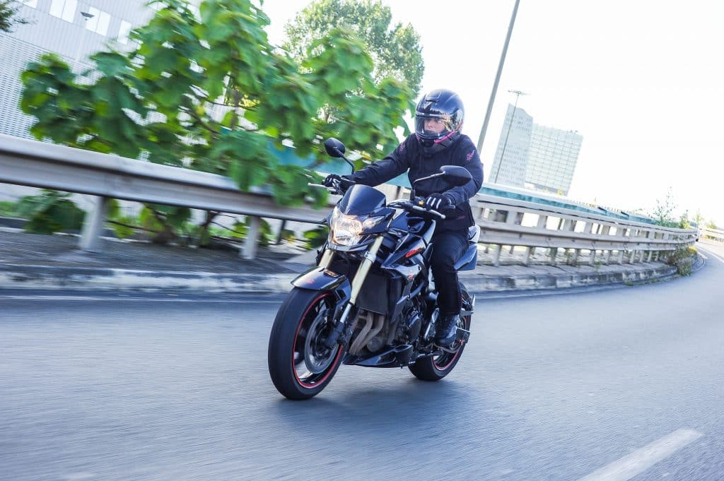 découvrez comment faire le meilleur choix pour votre assurance moto. comparez les offres, les garanties et les prix pour trouver la couverture adaptée à vos besoins et à votre budget.