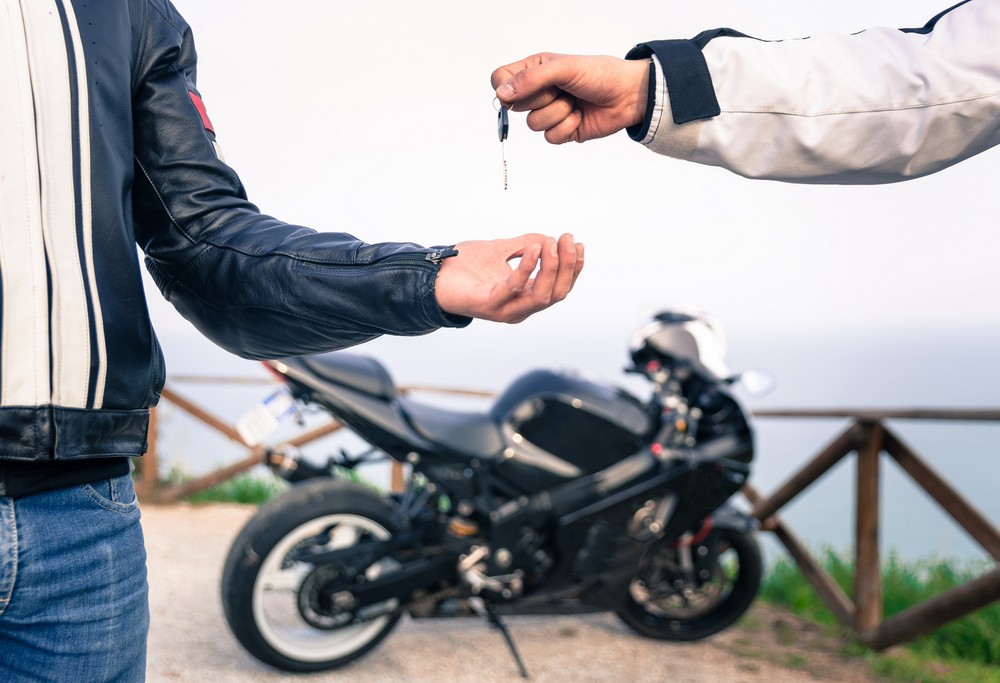 obtenez rapidement un devis personnalisé pour votre assurance moto afin de choisir la couverture qui vous convient le mieux. comparez les offres et trouvez la meilleure protection pour votre véhicule.