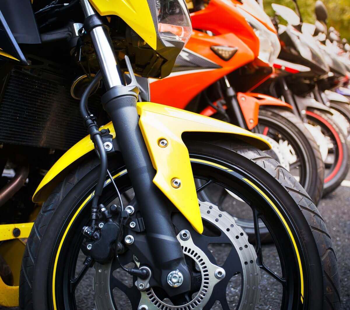 découvrez l'assurance moto 125 de la macif, adaptée à vos besoins avec des garanties complètes et des tarifs compétitifs. protégez votre deux-roues en toute sérénité et profitez de nos services d'assistance 24/7.