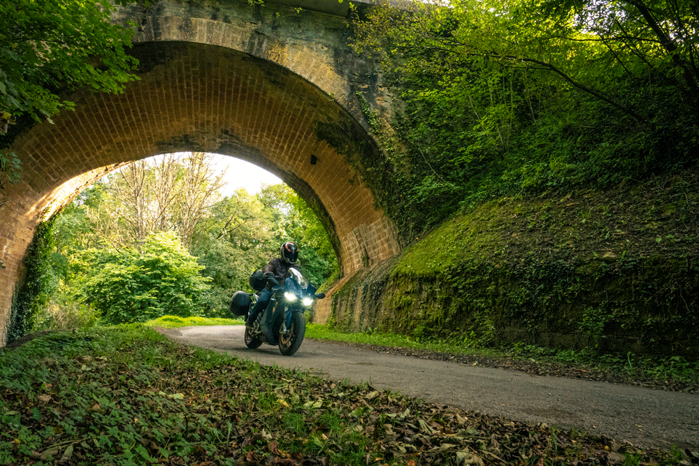 découvrez comment réaliser des économies sur votre assurance moto grâce à nos conseils pratiques et astuces. comparez les offres, choisissez la couverture adaptée et bénéficiez de réductions pour rouler sereinement tout en préservant votre budget.