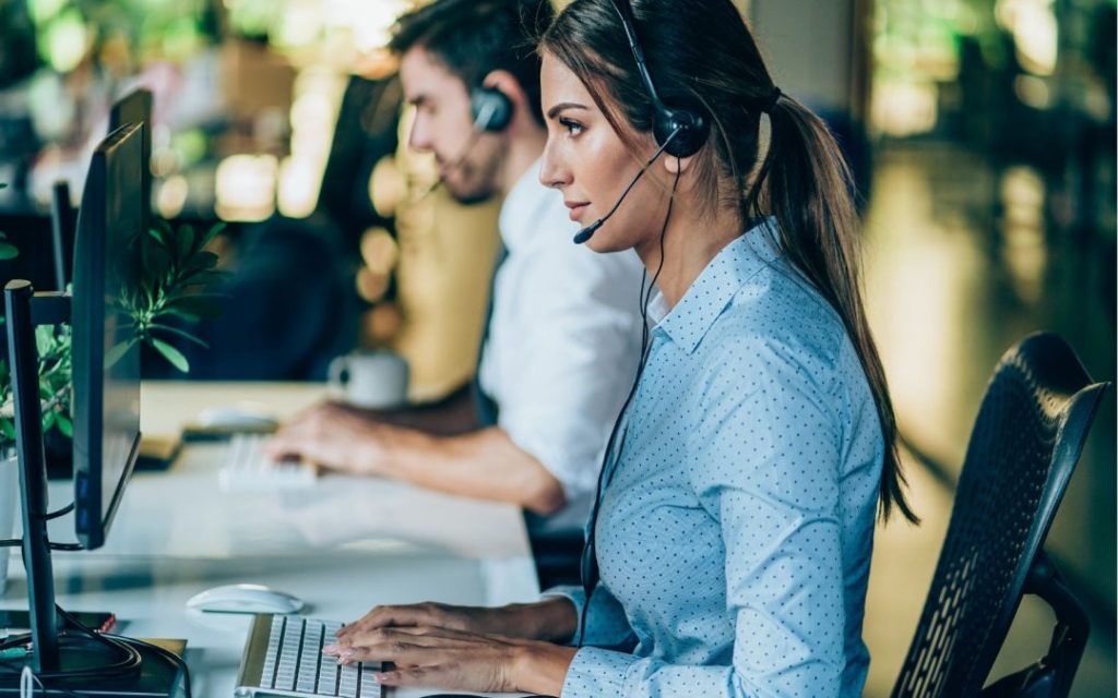 découvrez comment la révolution du téléphone transforme l'interaction client, améliorant la communication et l'engagement en temps réel pour offrir une expérience personnalisée et efficace.