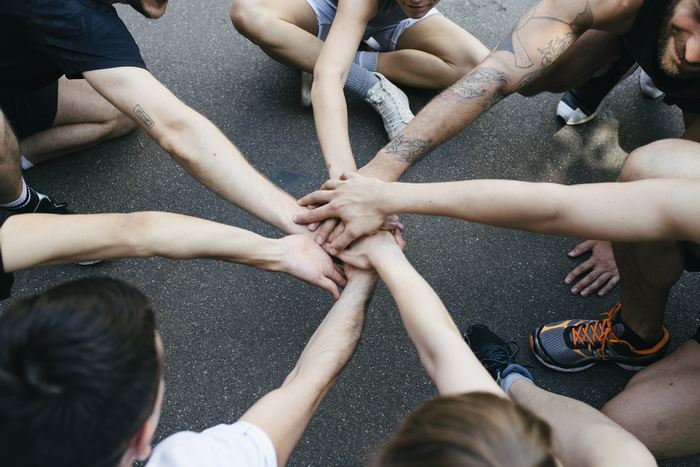 découvrez les nombreux avantages de la collaboration au sein des équipes. améliorez la créativité, renforcez l'engagement et optimisez les résultats grâce à un travail coopératif efficace. explorez comment unir les forces pour atteindre des objectifs communs et favoriser un environnement de travail positif.