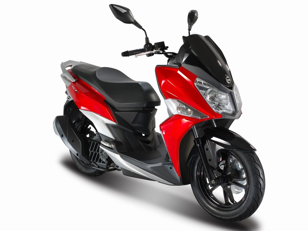 obtenez votre devis d'assurance pour scooter 125 en quelques clics. comparez les offres des assureurs et choisissez la couverture qui correspond à vos besoins et à votre budget. roulez en toute sérénité avec une assurance adaptée à votre scooter.