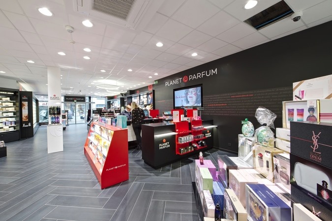 découvrez la parfumerie april à marseille, votre destination privilégiée pour une gamme exceptionnelle de parfums de niche, cosmétiques raffinés et conseils personnalisés. plongez dans un univers olfactif unique et laissez-vous séduire par des créations parfumées exclusives.