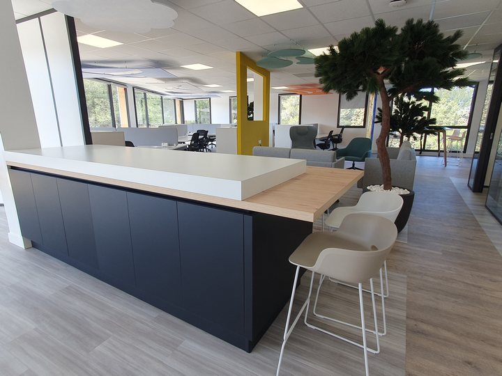 découvrez solly azar, un acteur immobilier de premier plan en france, reconnu pour son expertise et son engagement dans le secteur. profitez de ses conseils avisés pour concrétiser vos projets immobiliers.