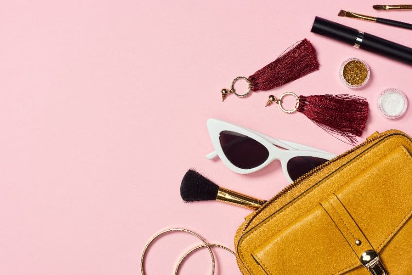 découvrez notre sélection d'accessoires tendance qui ajoutent une touche unique à votre style. explorez des pièces incontournables pour compléter vos tenues et exprimez votre personnalité avec élégance.