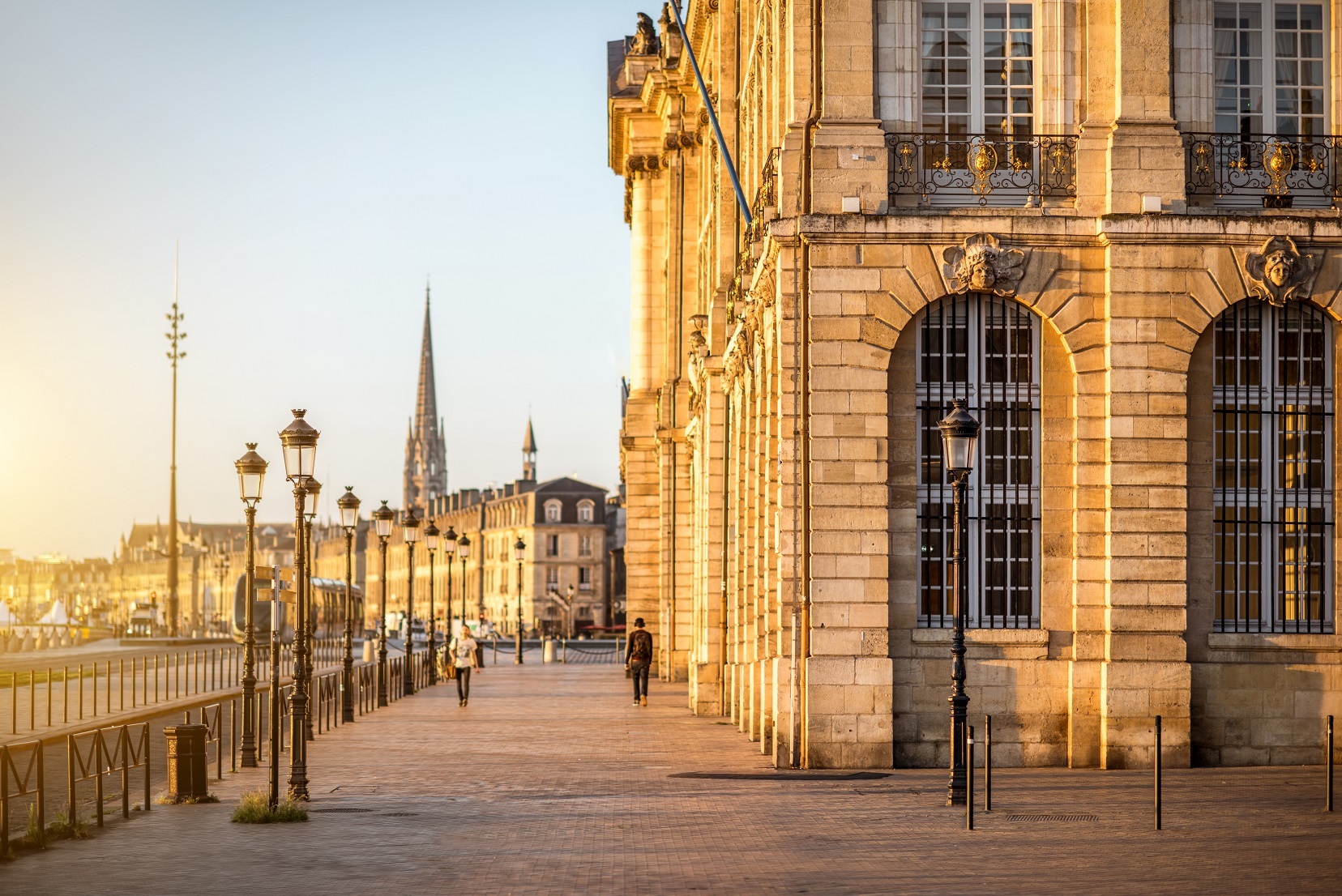 découvrez nos solutions d'assurance à bordeaux, adaptées à vos besoins personnels et professionnels. profitez d'une couverture complète, d'un service client de qualité et d'offres compétitives pour protéger ce qui compte le plus pour vous.