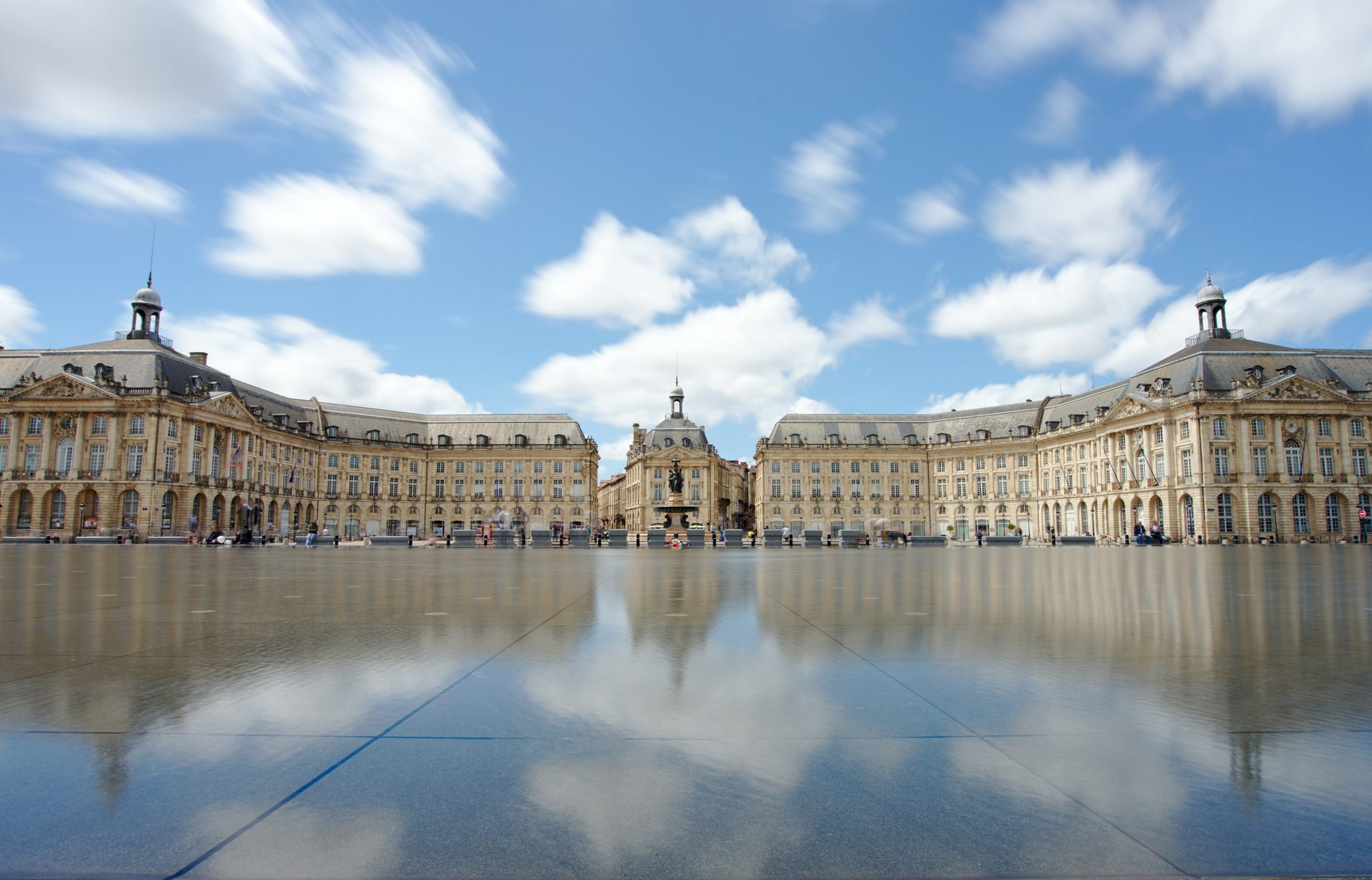découvrez les meilleures options d'assurance à bordeaux pour protéger vos biens et votre avenir. comparez les offres, profitez de conseils d'experts et bénéficiez d'un service personnalisé adapté à vos besoins.