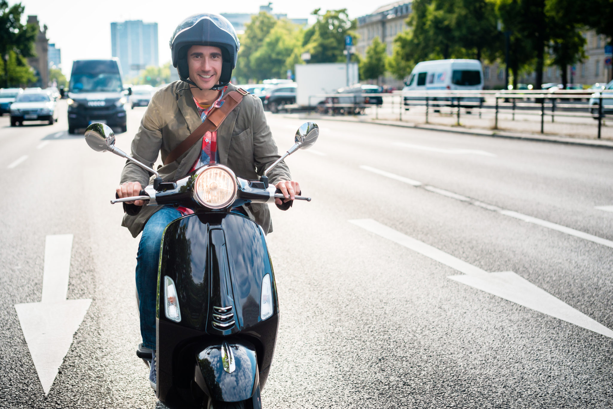 découvrez nos offres d'assurances spécialement conçues pour les scooters 50 cc. protégez votre deux-roues avec des garanties adaptées à vos besoins et roulez en toute sérénité. obtenez un devis immédiat et bénéficiez d'une couverture complète à prix compétitif.