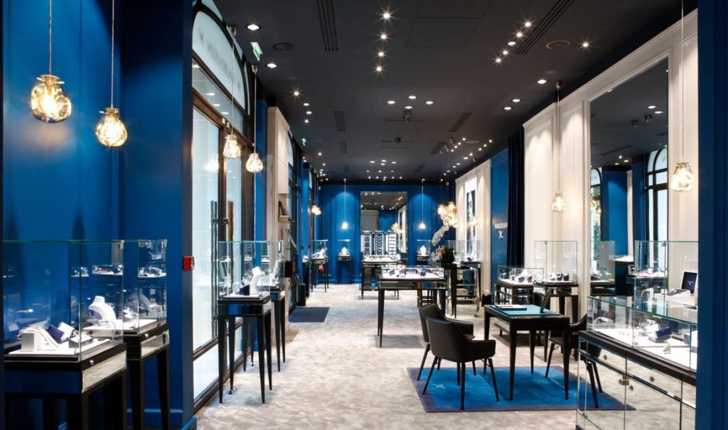 découvrez l'élégance intemporelle des bijoux à paris. offrez-vous ou à vos proches des créations uniques d'artisans talentueux, alliant finesse et savoir-faire. explorez notre sélection exclusive pour sublimer votre style avec l'essence de la mode parisienne.