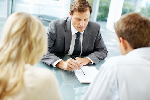 découvrez comment faire le meilleur choix d'assurance adapté à vos besoins. comparez les options disponibles, comprenez les garanties et profitez de conseils pratiques pour sécuriser votre avenir.