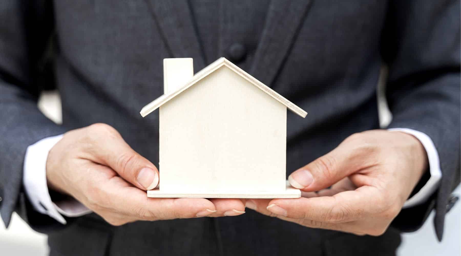 découvrez l'importance crucial de l'assurance habitation pour protéger votre domicile et vos biens. une couverture adéquate vous offre la tranquillité d'esprit en cas de sinistre, garantissant la sécurité financière de votre foyer. informez-vous sur les différents types de polices et choisissez celle qui vous convient le mieux.
