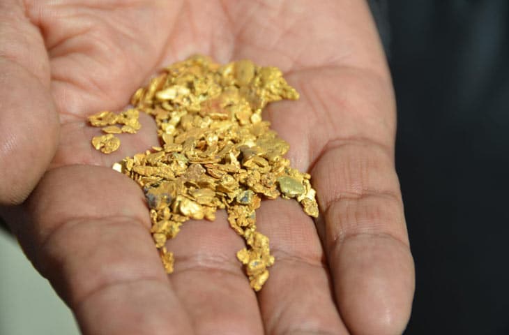 découvrez l'or éthique, une alternative responsable et durable qui préserve l'environnement tout en respectant les droits des travailleurs. explorez notre sélection d'articles en or certifié, alliant beauté et conscience.
