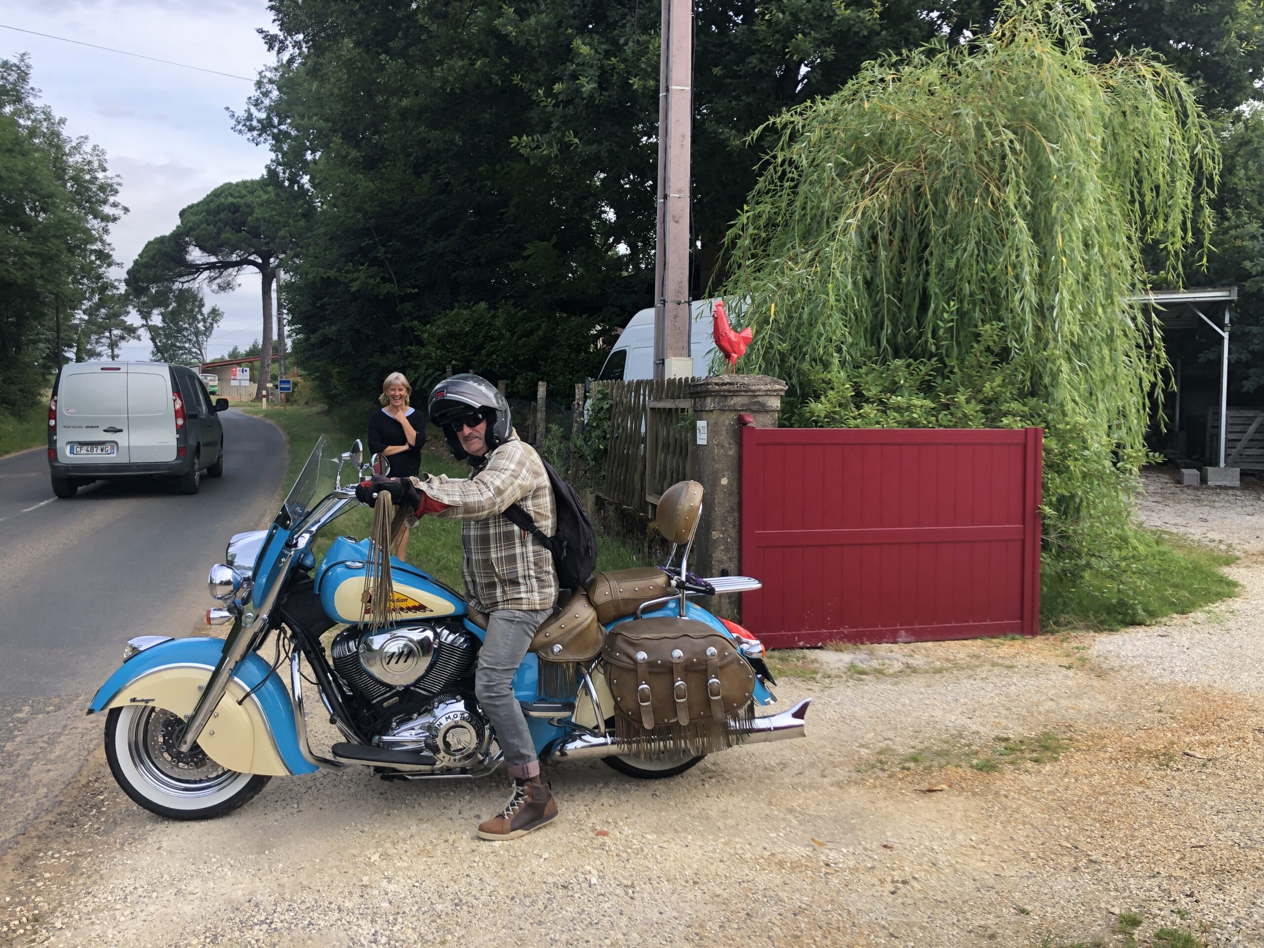 découvrez le relais motards, un havre de paix pour les passionnés de moto. profitez d'un espace convivial, d'équipements adaptés et de services dédiés pour des pauses bien méritées sur vos trajets. rejoignez une communauté de motards et partagez votre amour pour la route.