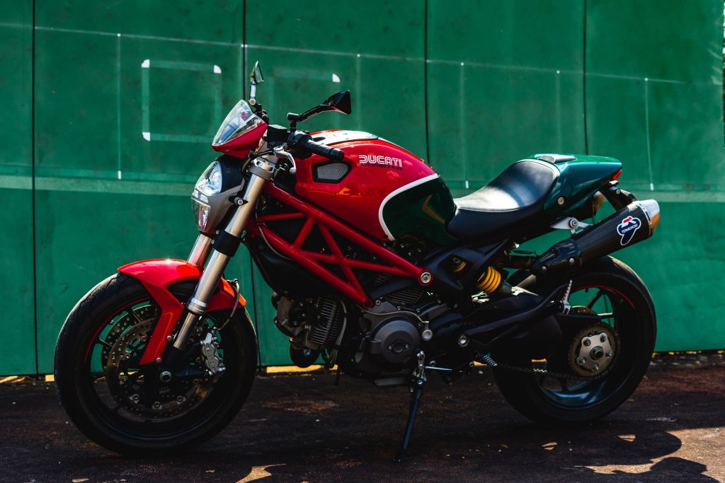 découvrez nos tarifs compétitifs pour l'assurance moto et protégez votre deux-roues. comparez les offres, ajustez votre couverture et bénéficiez de conseils personnalisés pour un choix adapté à vos besoins.