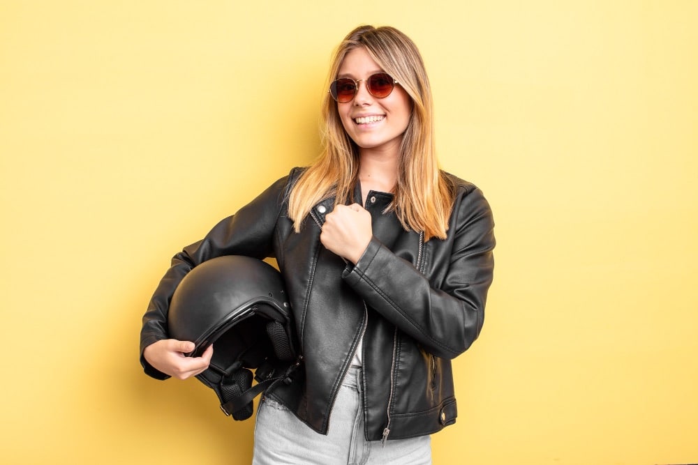 découvrez nos tarifs compétitifs d'assurance moto spécialement conçus pour les jeunes conducteurs. protégez votre moto tout en bénéficiant d'offres adaptées à votre budget et à vos besoins. comparez et trouvez l'assurance idéale pour débuter en toute sérénité sur la route.