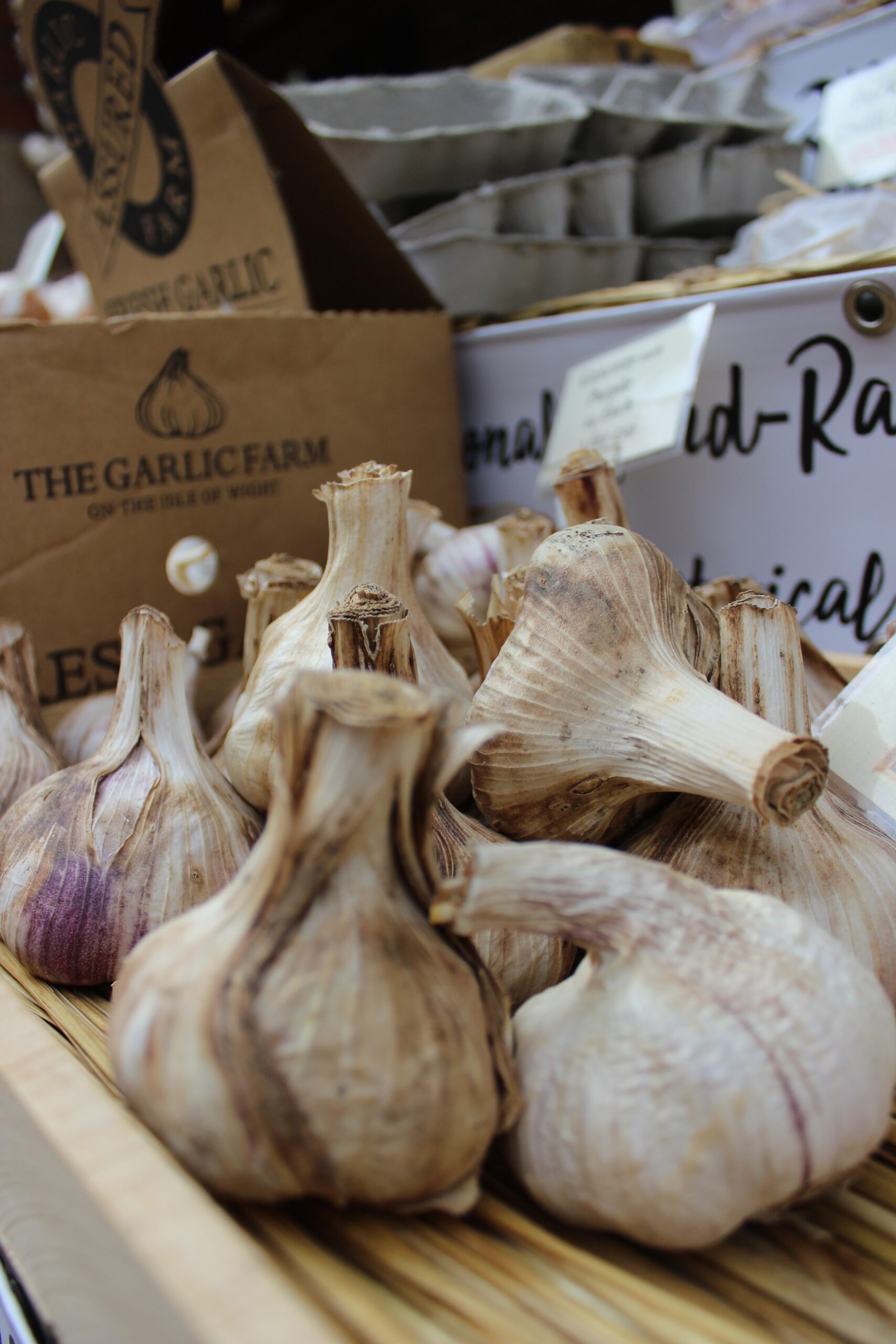 découvrez les arils, ces précieuses enveloppes de certaines graines et fruits, ainsi que leurs nombreux bienfaits pour la santé. riches en nutriments, antioxydants et saveurs, les arils sont un allié incontournable pour une alimentation équilibrée. apprenez à les intégrer dans votre alimentation quotidienne et profitez de leurs vertus exceptionnelles.