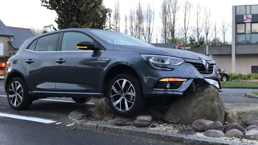 découvrez comment choisir la couverture d'assurance auto idéale pour protéger votre véhicule et votre budget. comparez les options et trouvez la solution qui vous convient le mieux.