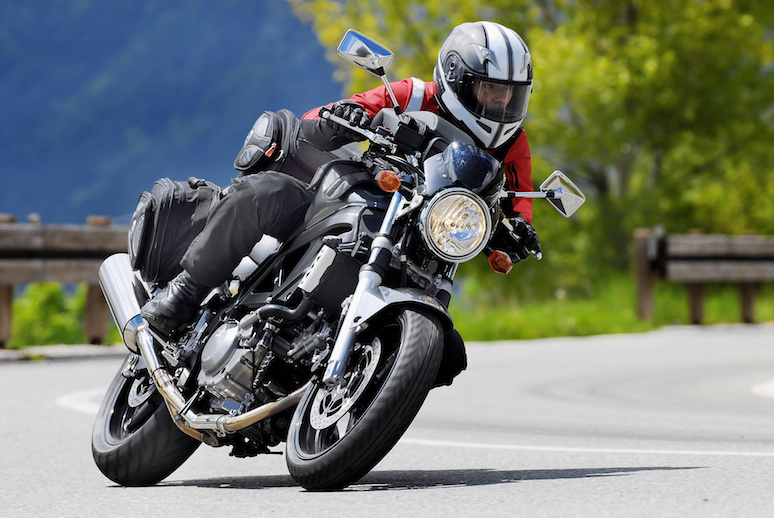 obtenez votre devis d'assurance moto en quelques clics avec notre service de devis direct. comparez les offres, trouvez la couverture idéale et roulez en toute sérénité.