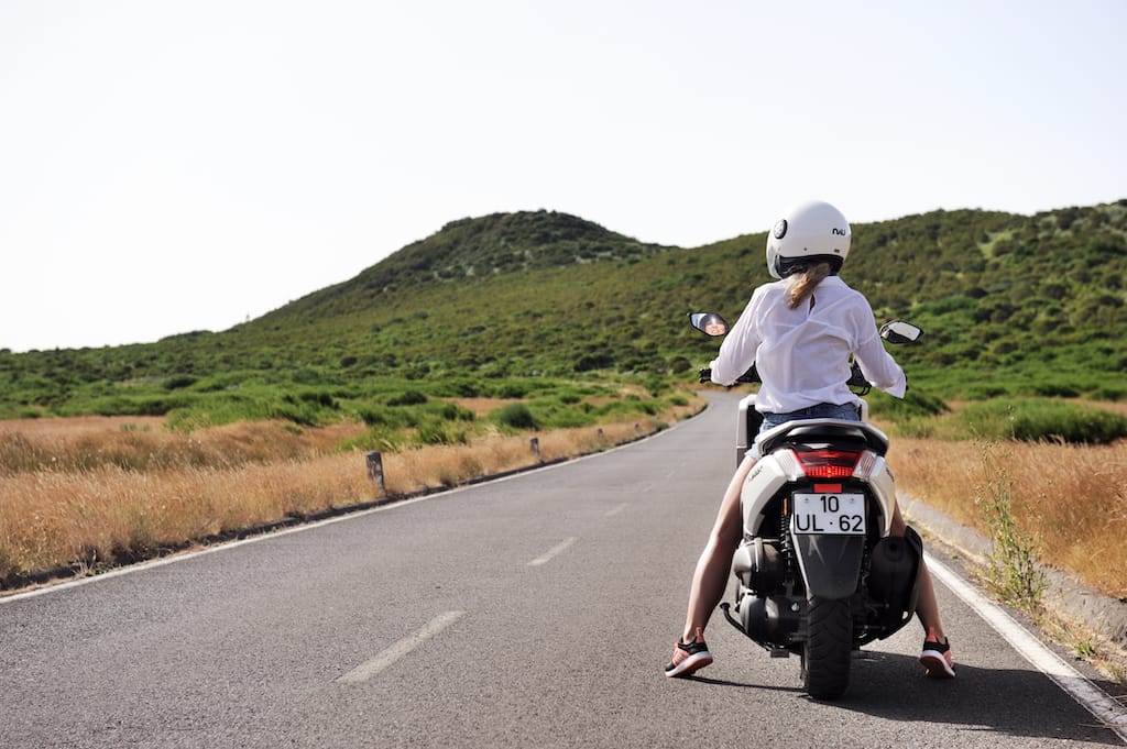 découvrez comment résilier votre assurance scooter sans motif. profitez de nos conseils pour simplifier le processus et économiser sur vos dépenses d'assurance.
