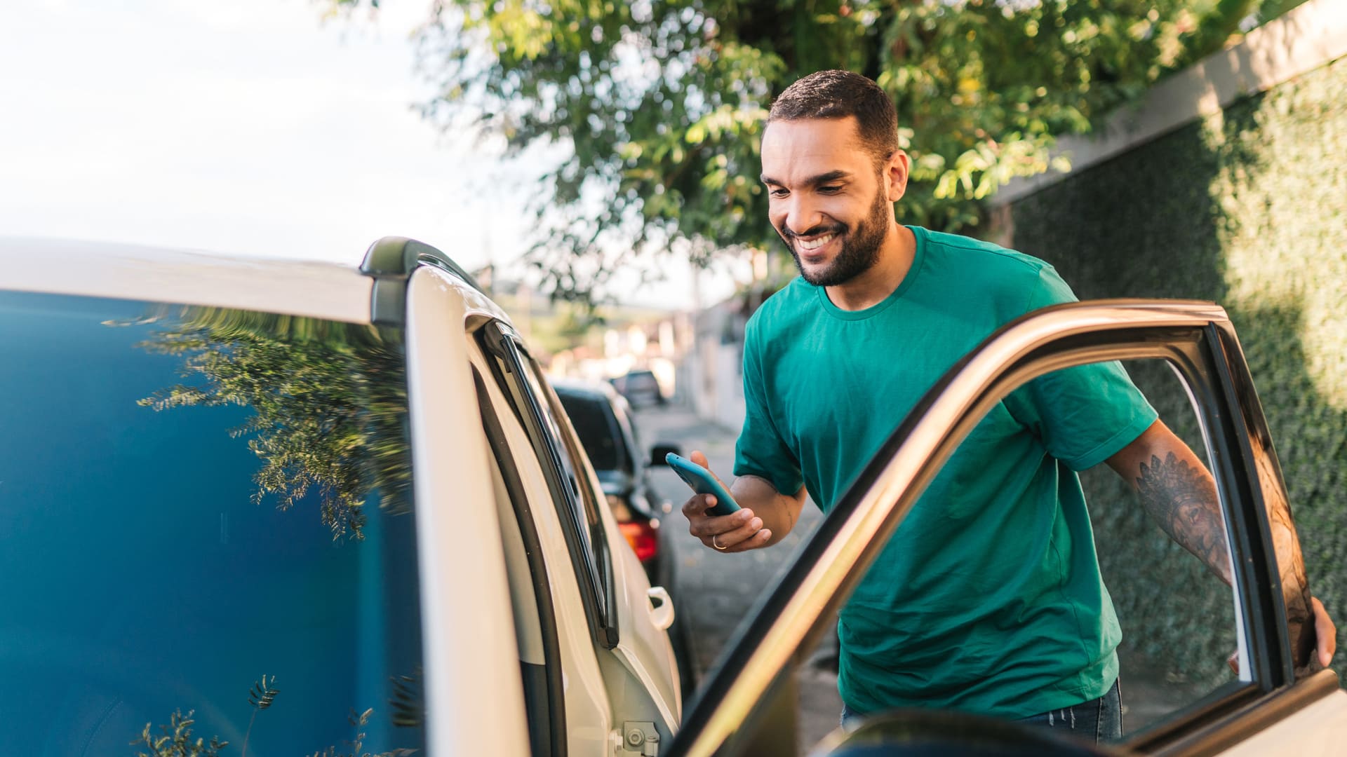découvrez notre comparatif d'assurances auto pour choisir la couverture idéale selon vos besoins. comparez les tarifs, garanties et services des principaux assureurs afin de faire le meilleur choix pour votre véhicule.