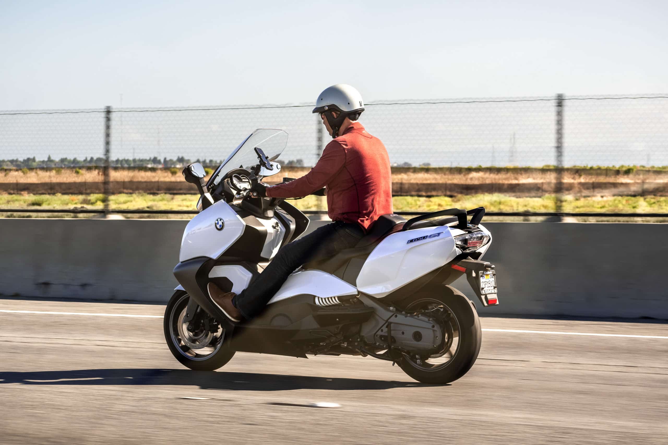 découvrez tout ce qu'il faut savoir sur le coût de l'assurance pour une moto 125. comparez les offres, les garanties et trouvez la meilleure couverture pour votre deux-roues sans vous ruiner.