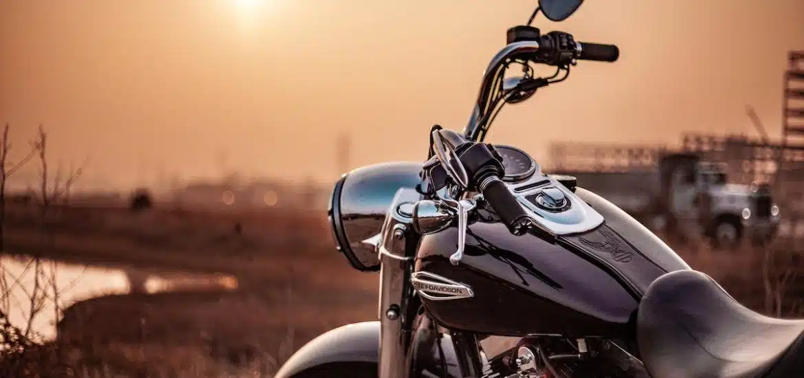 découvrez le crédit moto amv, une solution de financement adaptée pour réaliser votre rêve de posséder une moto. profitez de conditions avantageuses, d'une réponse rapide et d'un accompagnement personnalisé pour choisir la formule qui vous convient le mieux.